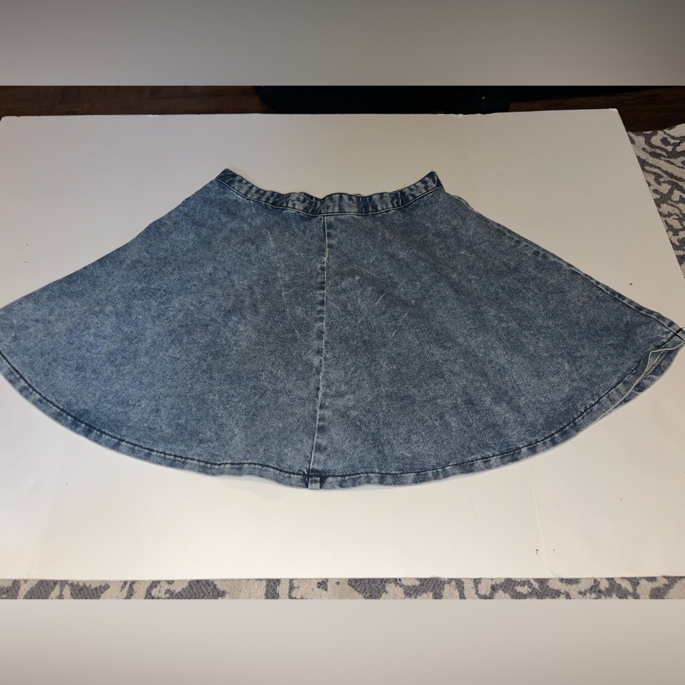 Skirt - Picture 2 of 6